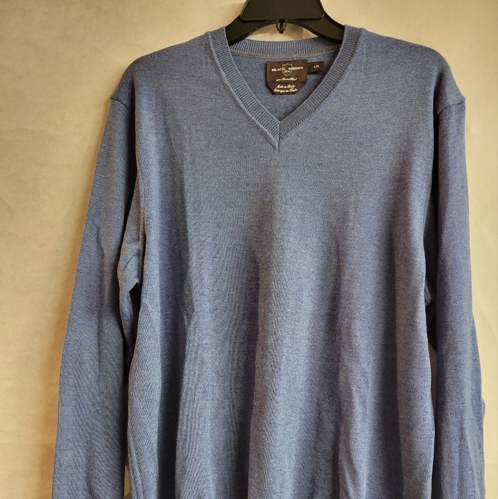 BLACK BROWN 1826 SIZE LARGE 100% MERINO WOOL VNECK SWEATER